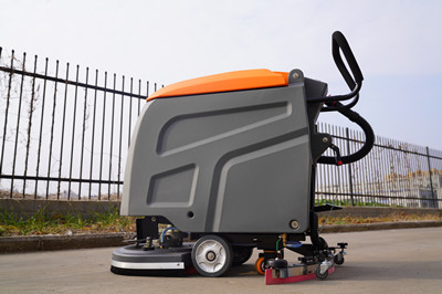 榮事達手推式洗地機可直接完成酒店清潔工作 榮事達手推式洗地機可直接完成酒店清潔工作.jpg